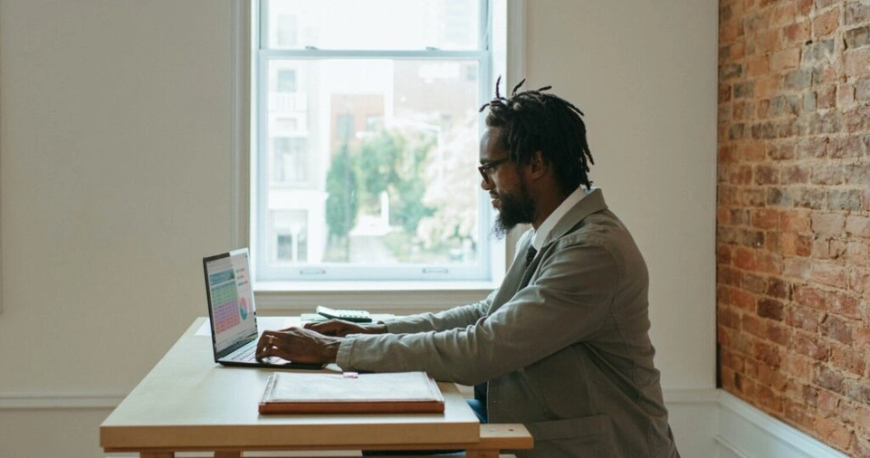 How to Find Your Niche and Stand Out as a Blogger?